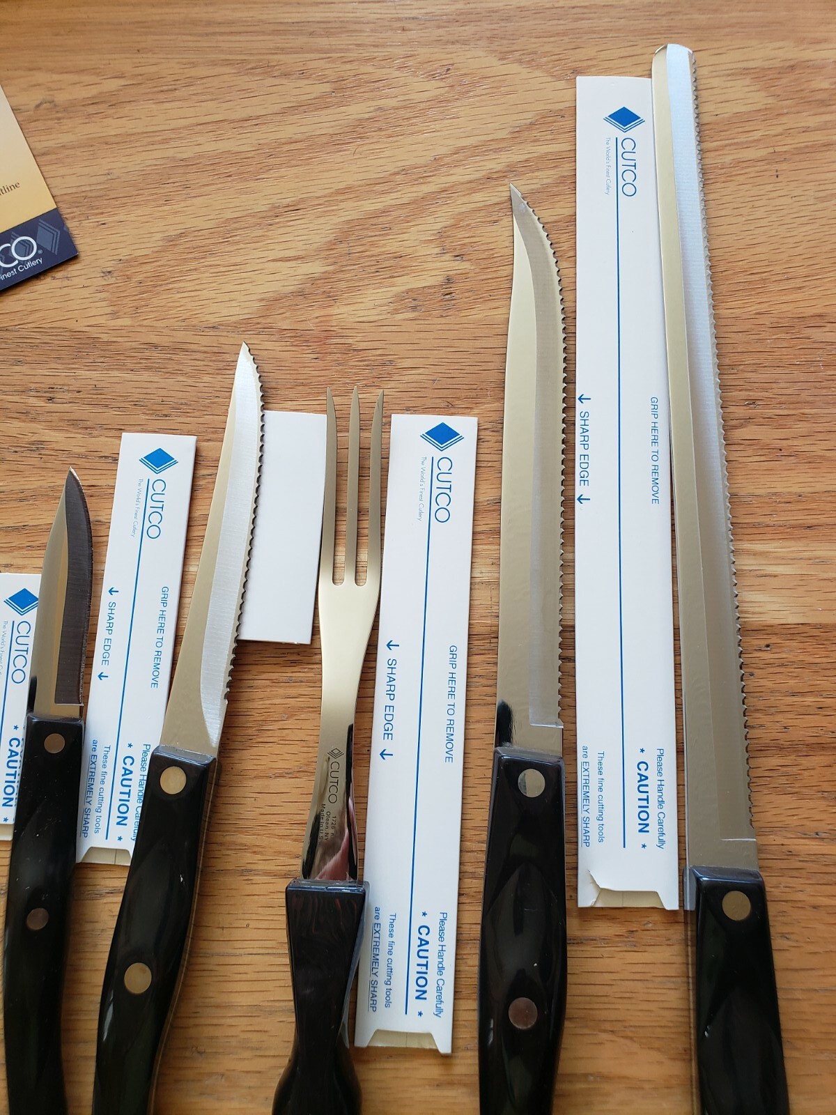 New Cutco Set 4 Knives, 1 Meat Fork, Drawer Holder