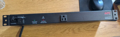 USED APC Rackmount SurgeArrest 9-Outlet 120V Surge Protector
