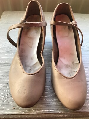 Hellbraune Damenschuhe Leo Charakter Größe 1,5 2-Zoll-Absätze
