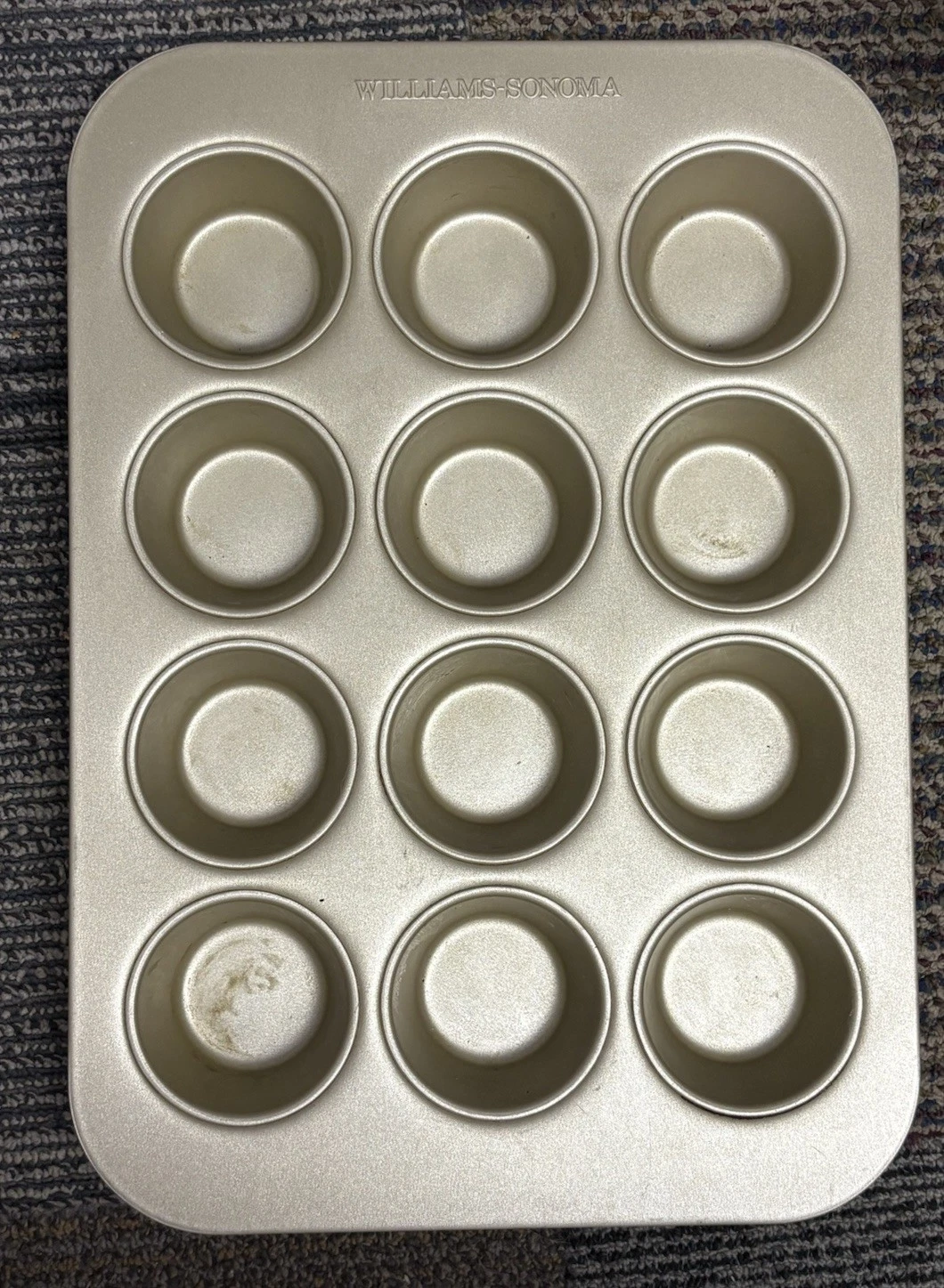 Williams-Sonoma Goldtouch Pro Nonstick Cupcake Muffin Pan 12 Well
Opens in a new window or tab
