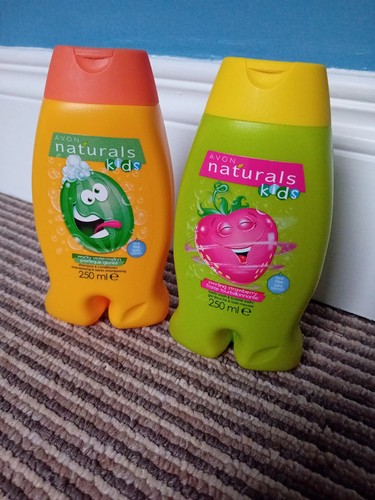 2X Avon Naturals Kids Fruity Scented Shampoo Conditioner / Bubble Bath Body Wash - Picture 1 of 8