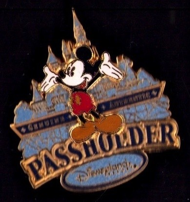 Disney Disneyland 3D Annual Passholder pin Mickey Mouse D1 Pin