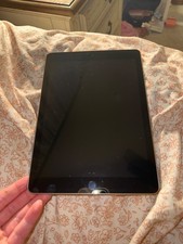 Apple iPad 6th Generation 32 GB Wi-Fi and cellular Silver