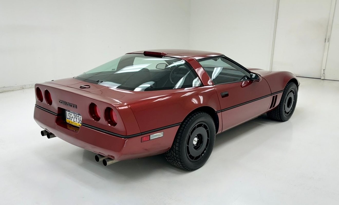 1988 Dark Red Metallic Chevrolet Corvette   | C4 Corvette Photo 5