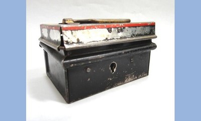 antique ORIG. mini metal CASH BOX DIME BANK w LOCK salesman sample child still