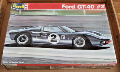 Revell 1/24 Ford GT-40 Race Car #2 Plastic Kit Le Mans winner in shrink wrap