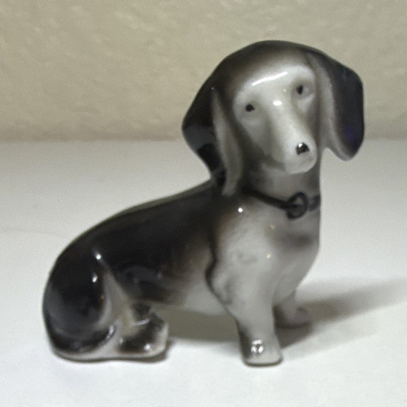 Porcelain Dachshund Dog Figurine Sculpture Decor - Black & Gray