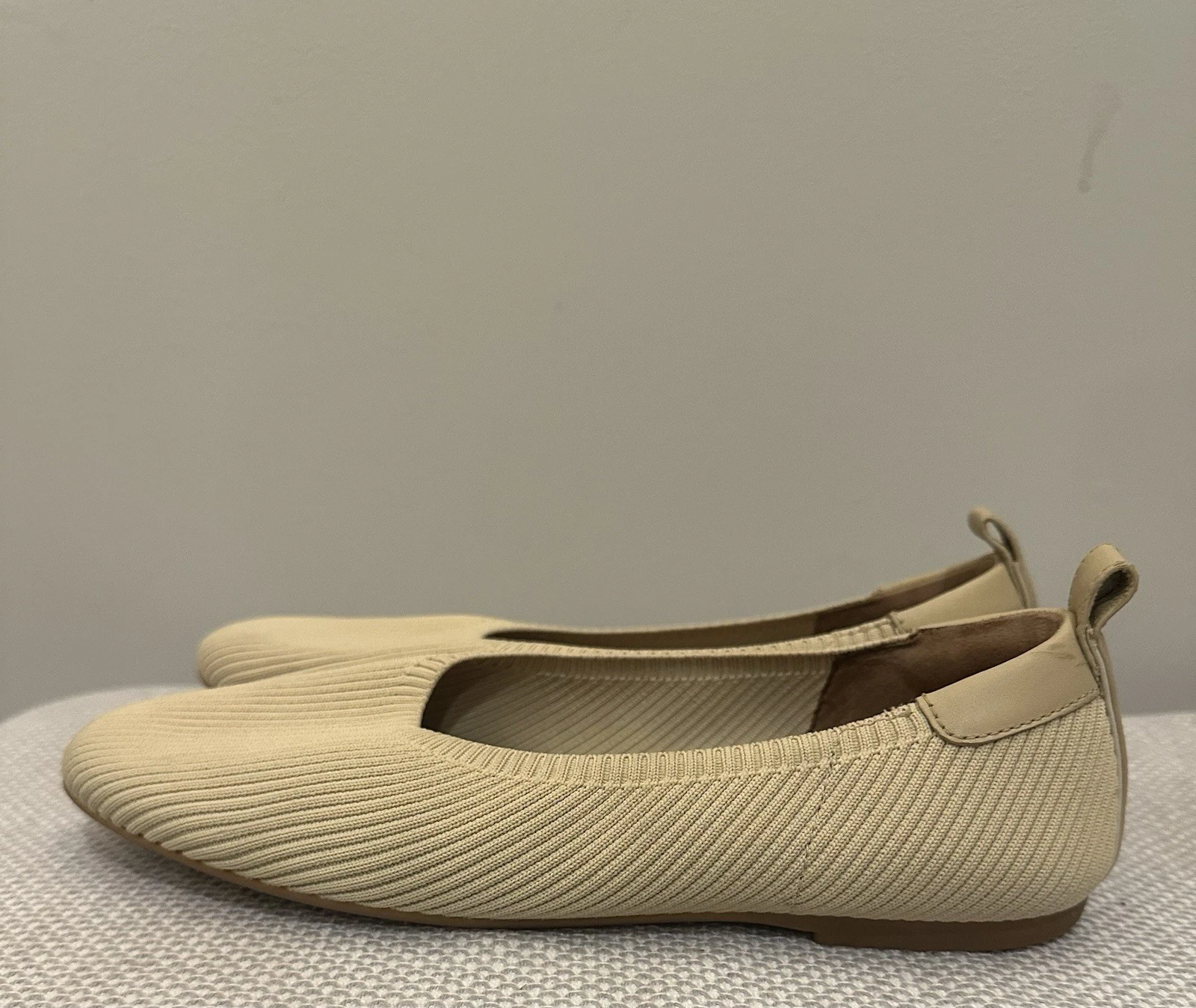 Everlane Day Glove ReKnit Ballet Flats Beige Ribbed Knit Size 8 Comfort EUC