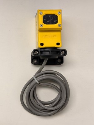 BANNER 35440 Q45VR2LP POLARIZED RETRO PHOTOELECTRIC SENSOR MOUNT - LOT OF 3