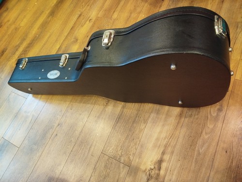 acoustic guitar hard case used - Picture 5 of 6