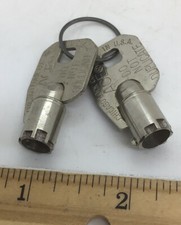 Paire de clés de distributeur automatique ACE Chicago Lock assorties soda coke coca-cola ? WW4157