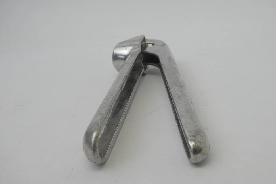 Сделано в Италии алюминиевый металлический пресс для чеснока кухонный инструмент винтажный б/у - Изображение 3 из 4