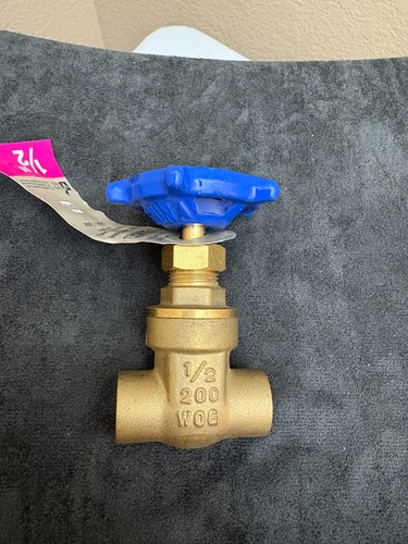 New Everbilt 1/2 inch Brass Gate Water Valve 170-4-12-EB 070