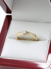 18ct Yellow Gold 1/3 Carat Diamond Solitaire & Set Shoulders Ring Size M 1/2