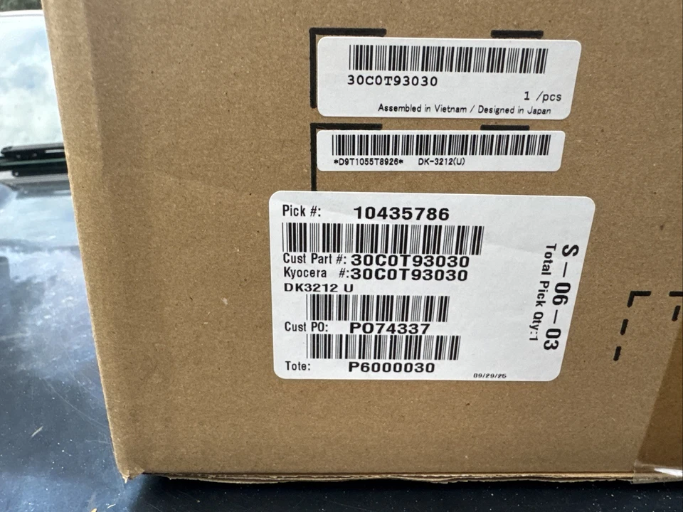 Unidade de bateria Kyocera DK-8560 (302XC93052) genuína - inclui conjunto de carga principal - Imagem 2 de 4