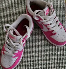 Nike Girls Pink White Low Top Lace Up Sneakers Logo Flat Heel Round Toe