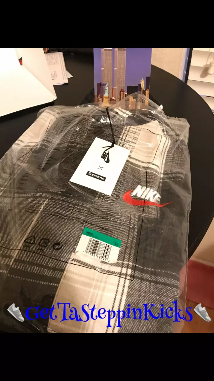 Sweat à capuche Supreme NIKE à carreaux neuf (FW18) 100% authentique taille XL