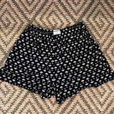 Old Navy Girls  Shorts size XL 14-16 floral block print fabric. Like new
