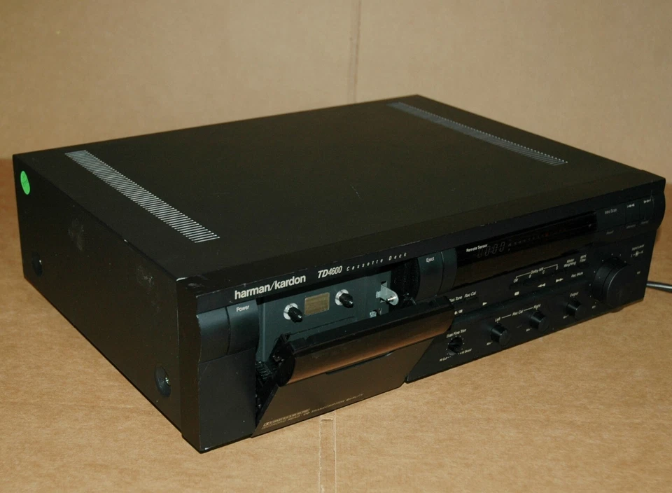 Harman Kardon TD4600 Cassette Tape Deck sin control remoto  Foto 2 de 4