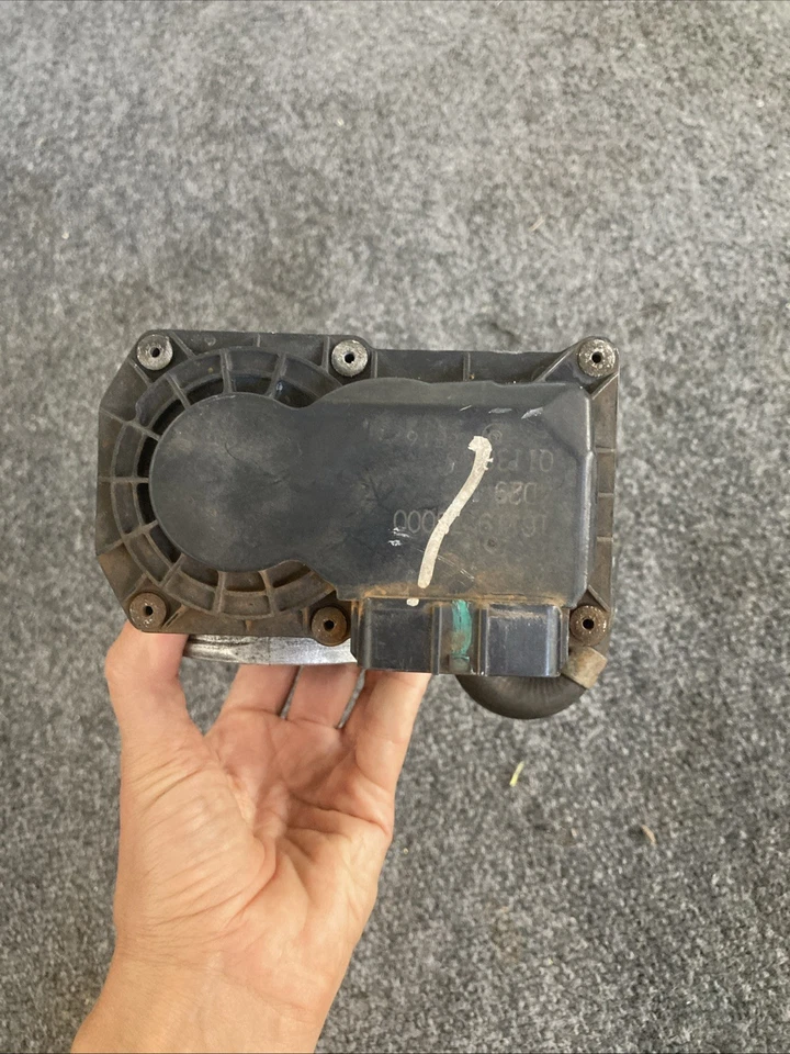 Subaru Legacy Outback 2013 2014 2015 2016 2,5 L carrocería del acelerador 16112AA38A OEM Foto 3 de 4