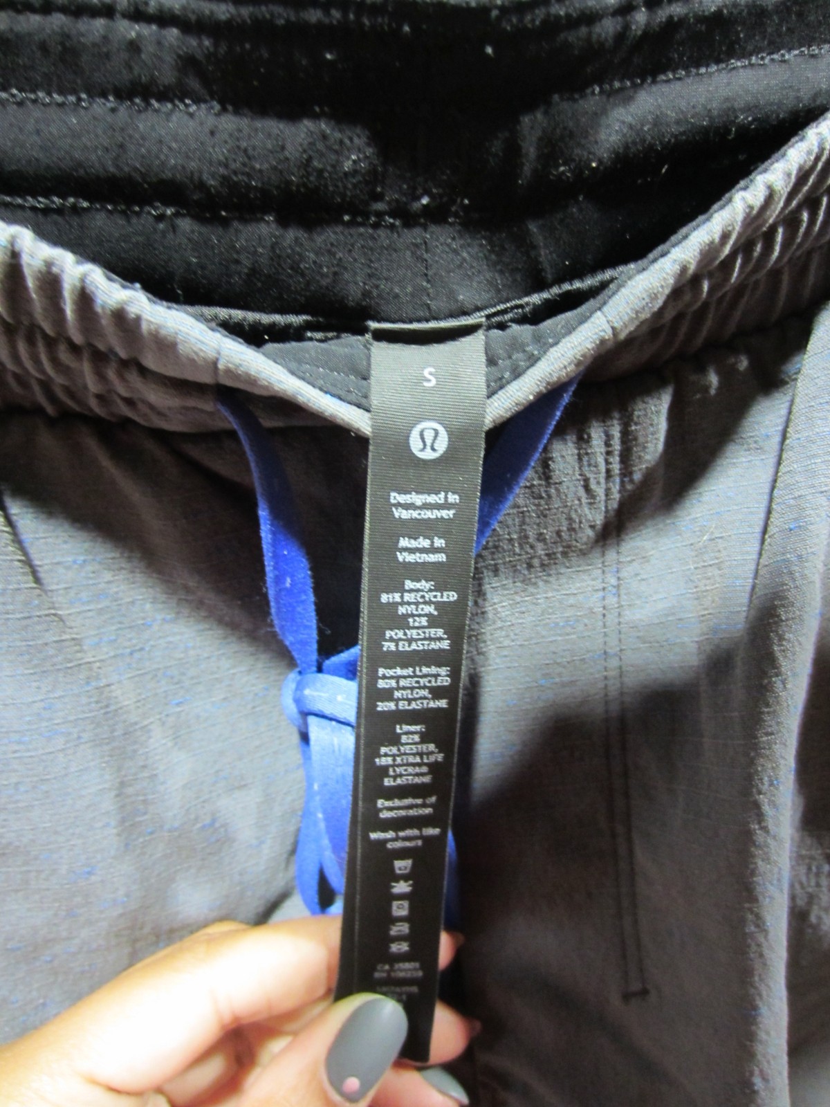 Lululemon 5" Mesh Lined Drawstring Pool Shorts Tr… - image 4