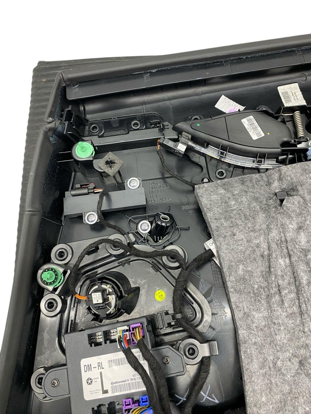 2017 - 2020 MASERATI LEVANTE M161 REAR LEFT INTERIOR DOOR PANEL W/ SWITCH