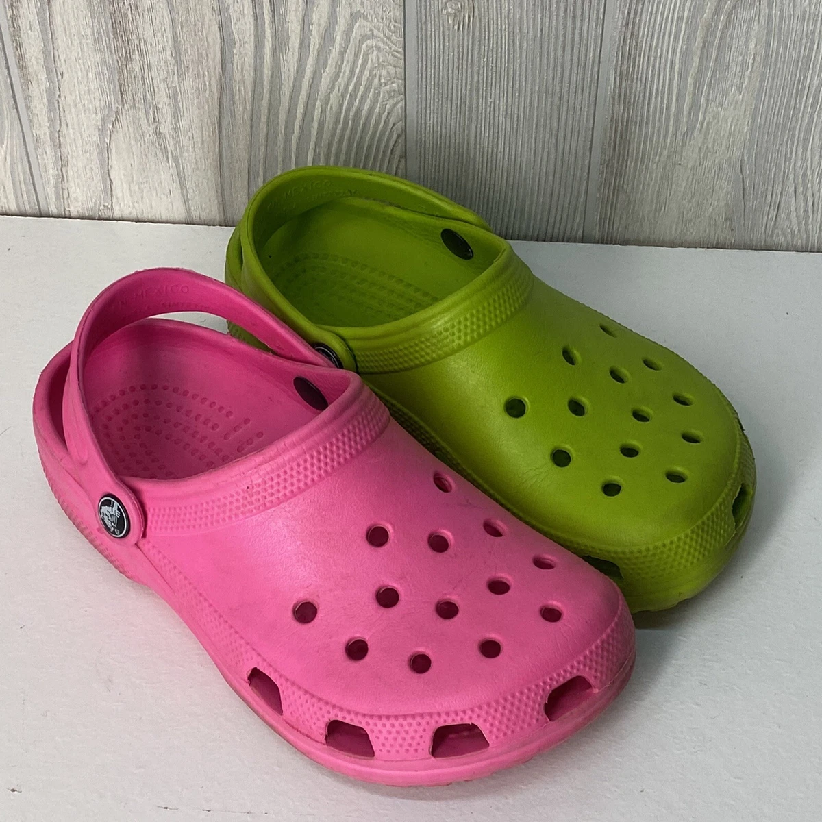 Crocs shop pink shoes