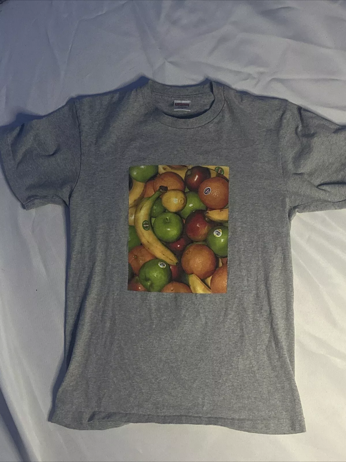 T shirt graphique gris fruit suprême taille S