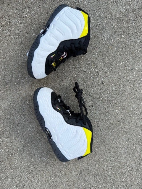 Nike Posite One Zapatos Talla 10 Niño Nuevo Sin Caja Foto 2 de 4