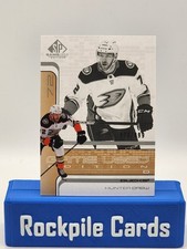 2022-23 Upper Deck SP Game Used - Retro Rookies Hunter Drew #R-34 /999 (RC)