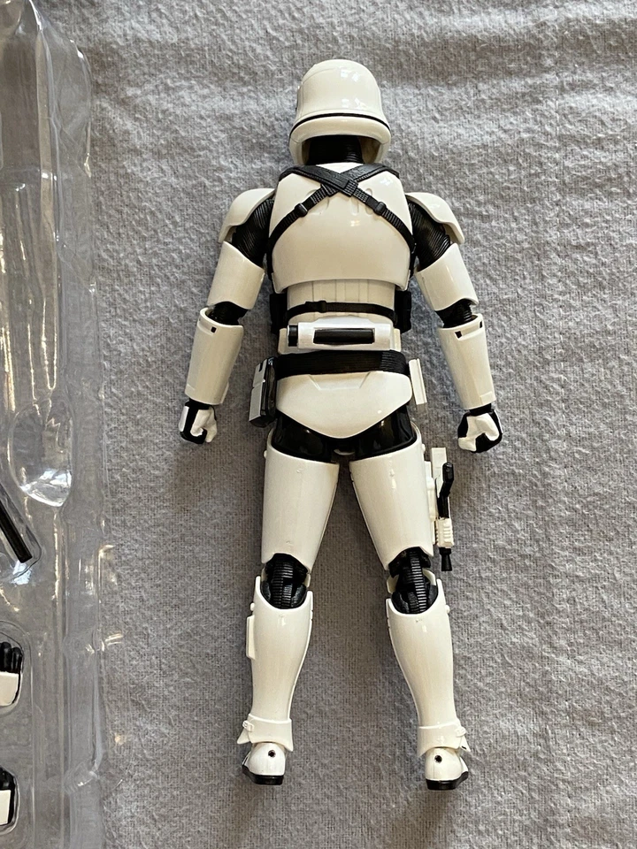 Bandai S.H. Figuarts Star Wars First Order Stormtrooper Heavy Gunner *Auténtico* Foto 3 de 4