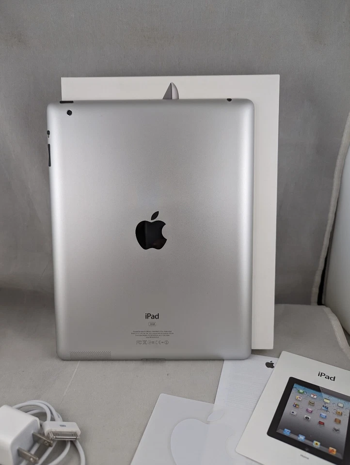 Apple iPad 2nd Gen 16GB Wi-Fi 9.7" - MC954LL/A - A1395 - Silver/Black - Bundle - Image 3 of 4