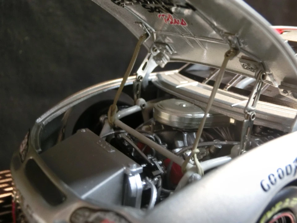 Kevin Harvick #29 Goodwrench/Looney Tunes/2001 Monte Carlo Elite  1/24 Diecast - Image 4 of 4