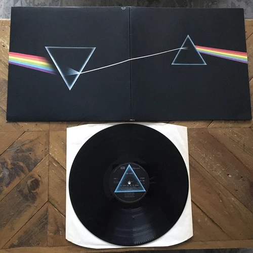 Pink Floyd ‎– The Dark Side Of The Moon (UK Vinyl LP, 1977). Gatefold, NM/EX