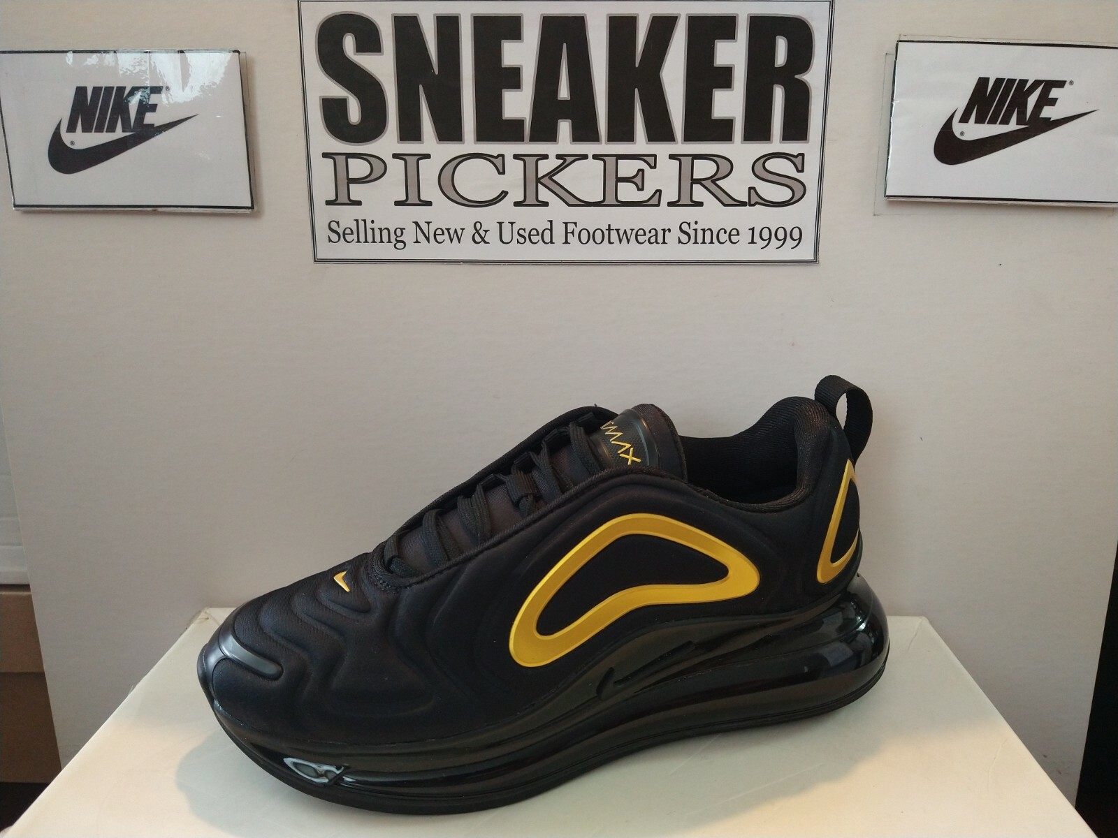 Nike Air Max 720 (GS) - AQ3196 014 - Black / Metallic Gold - Youth 4.5 /  Wmns 6 | eBay