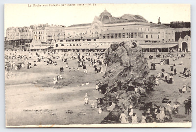 Vtg Biarritz Roche aux Enfants Maree Basse France Rock Beach Vacationers 1900s