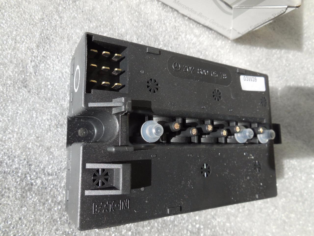 NEW OEM MERCEDES Climate Control Vacuum Valve Module 2028000378 SHIPS