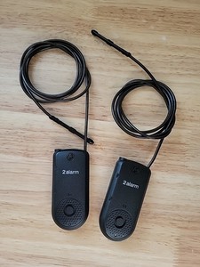 LOT OF TWO ALPHA 2ALARM AL2CLND CABLE SECURITY TAGS