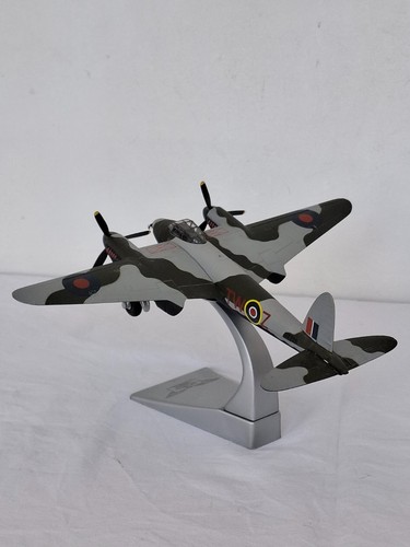 CORGI AVIATION ARCHIVE DH MOSQUITO T.MkIII - RR299 HT-E (G-ASKH) 1:72 SCALE - Picture 3 of 13