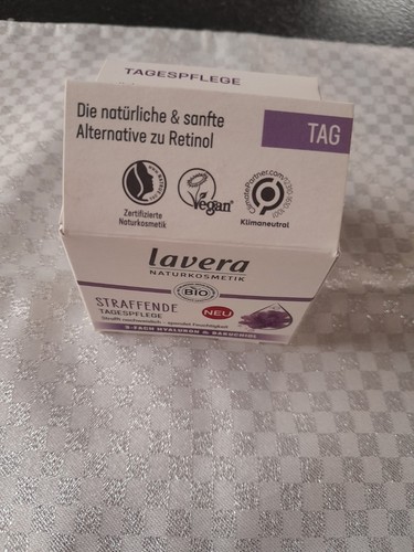 Lavera STRAFFENDE TAGESPFLEGE 3-fach Hyaluron & Bakuchiol 50 ml - Bild 2 von 3