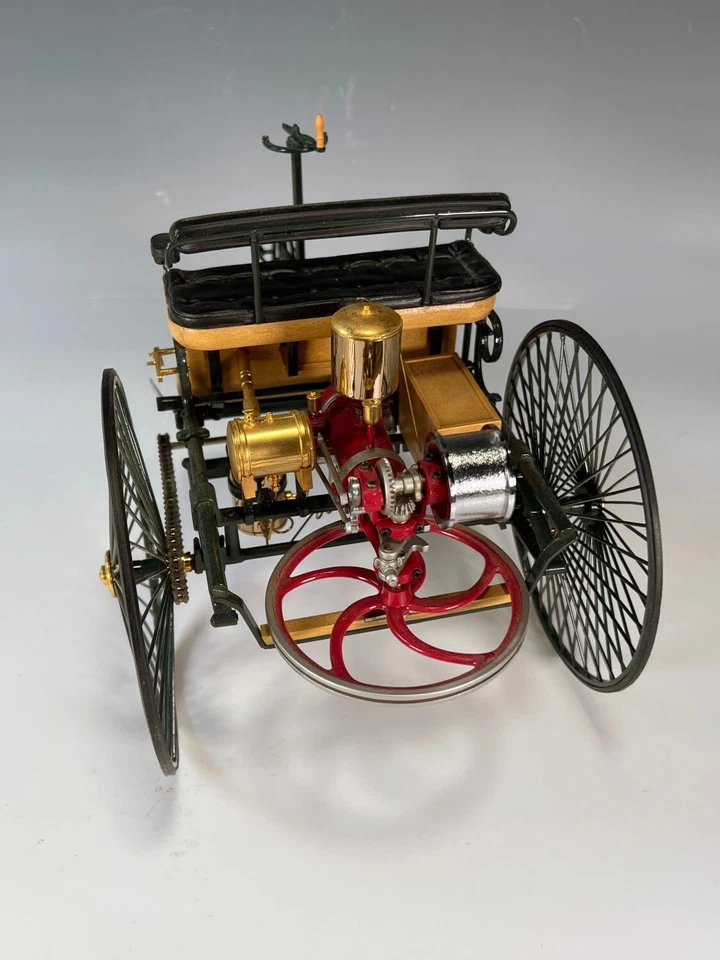 Franklin Mint The First Automobile 1886 Benz Patent Motorwagen 1:8 Diecast Car - Image 4 of 4