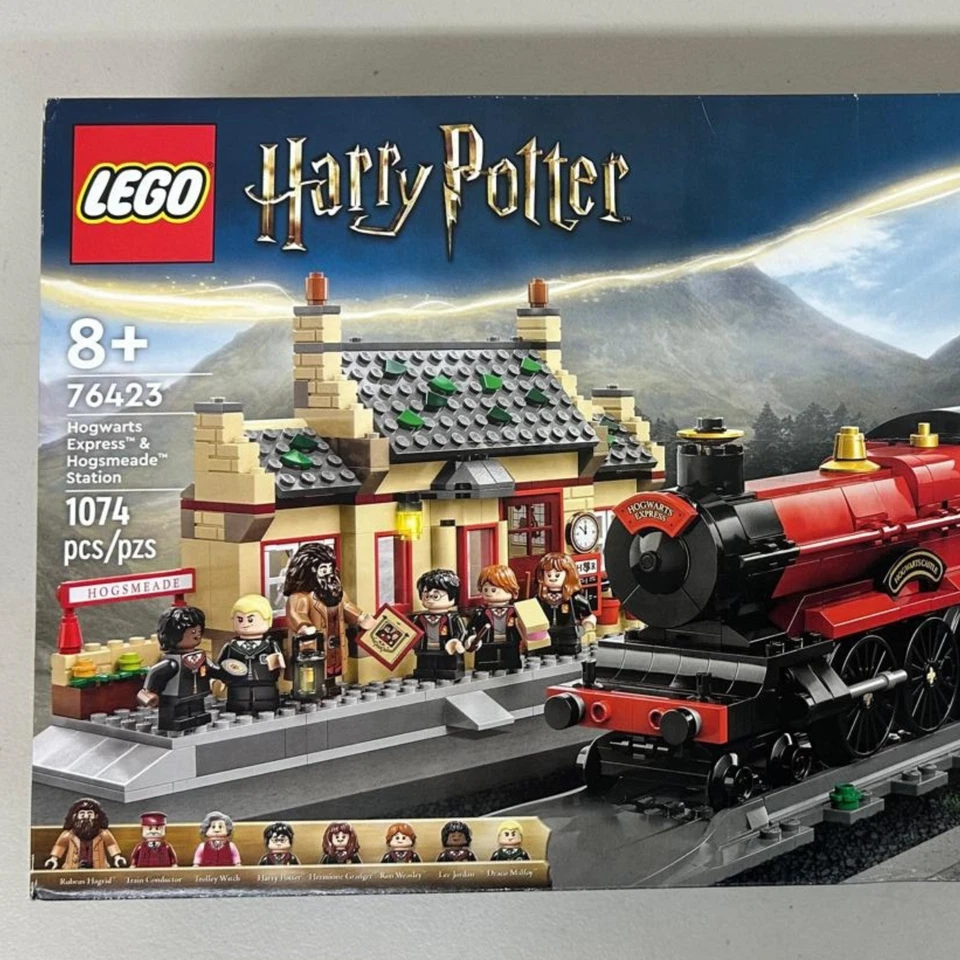 LEGO Harry Potter Hogwarts Express & Hogsmeade Station (76423) | Brand New - Image 2 of 4