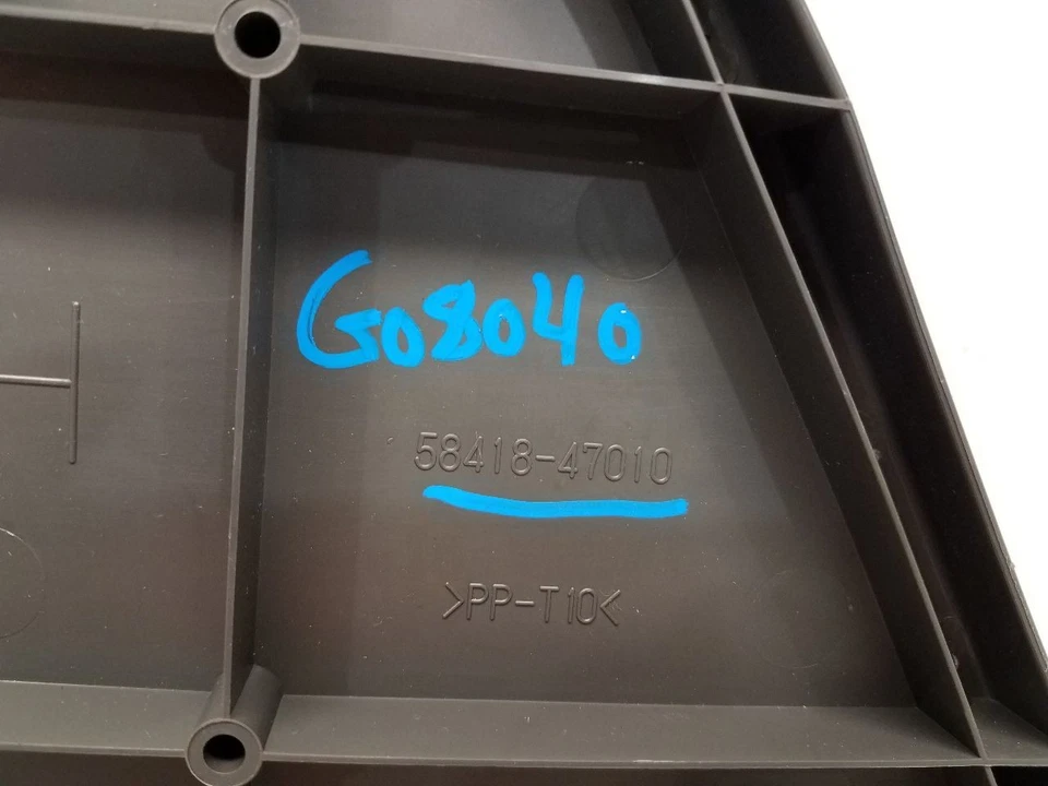 Alfombrilla trasera izquierda Toyota Prius 2005 para conductores *gris* PN: 58418-47010 Foto 3 de 4