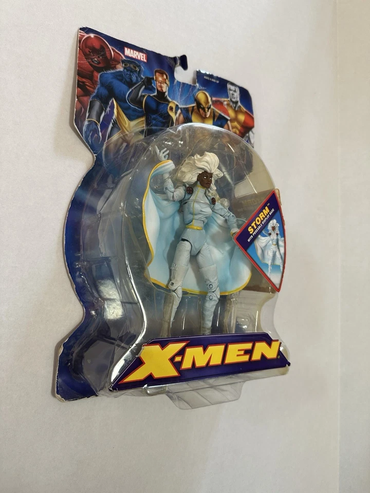 Boneco de ação 2005 Toy Biz Marvel X-Men Storm 7" com base de exibição posável - Imagem 4 de 4