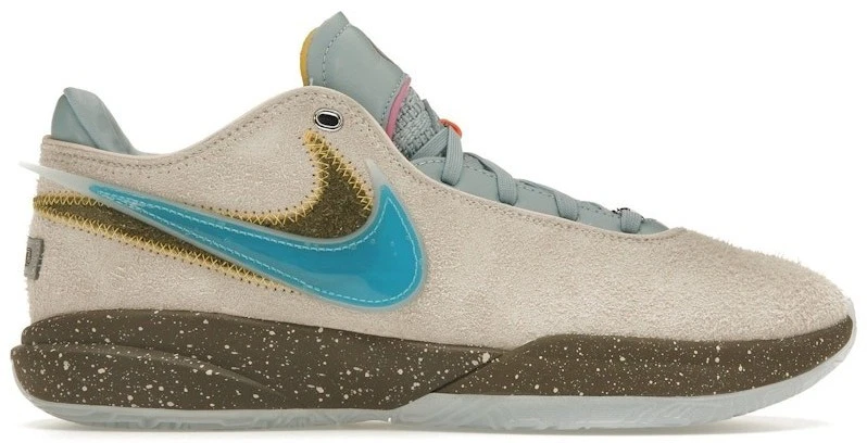 Preços baixos em Uninterrupted x Nike LeBron 20 EP Speak Your