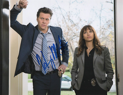 GFA Angie Tribeca * HAYES MacARTHUR * Signiertes 8x10 Foto H1 PROOF COA