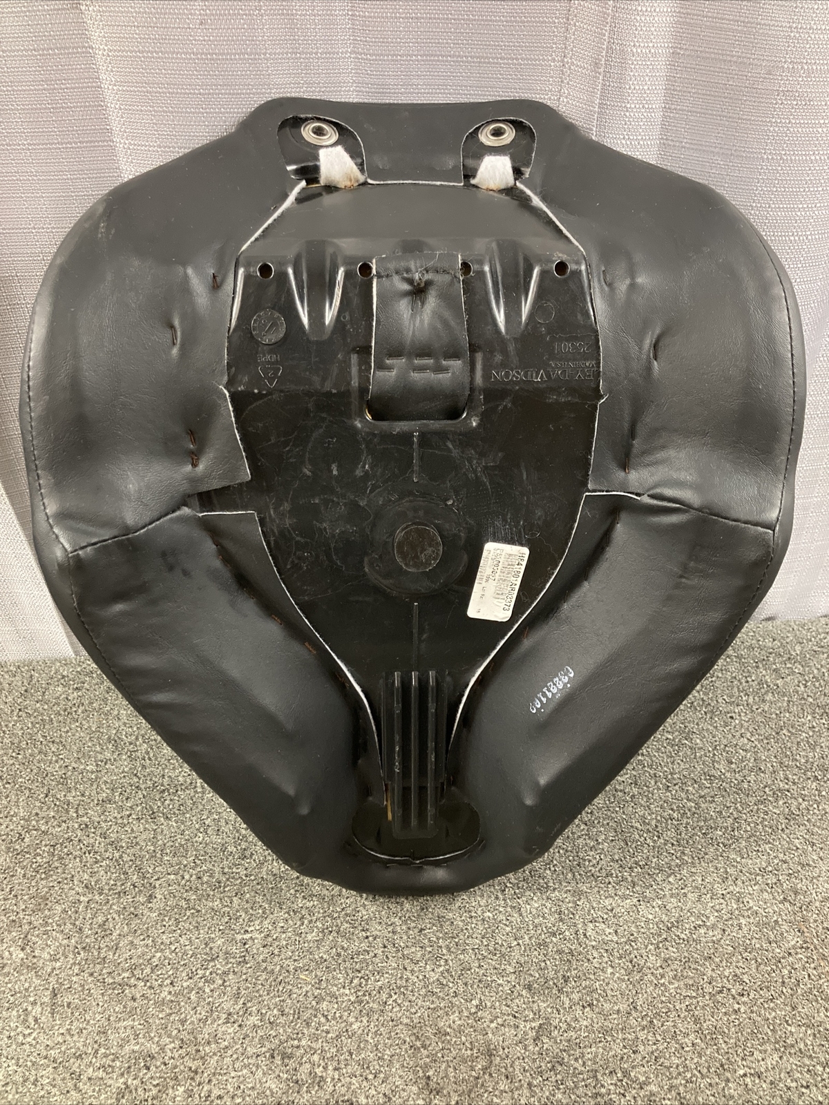 Harley Davidson 2014 FXSB Softail Breakout Solo Seat P52000097 for  