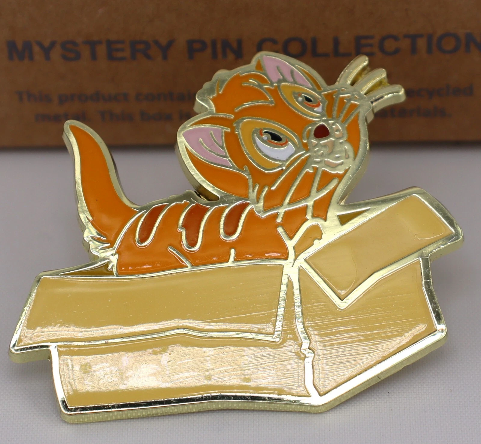 Disney Pin - Loungefly Cats in Boxes Mystery Series - Oliver