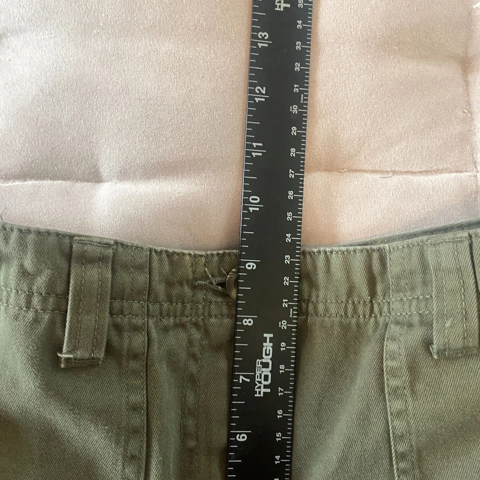 Pantalones cortos chinos de algodón de tiro medio verde militar MODA International para mujer talla 4 Foto 2 de 4