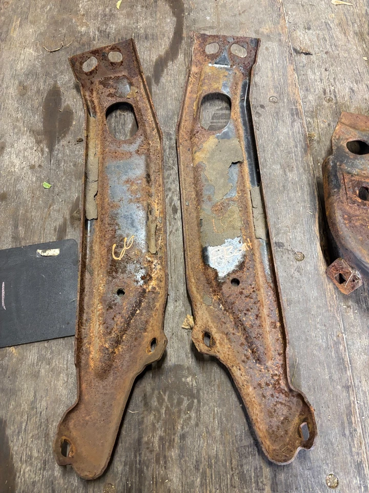 65 66 Ford Galaxy GALAXIE LTD 1965 1966 2 puertas ht parachoques delantero soportes de montaje oe Foto 3 de 4